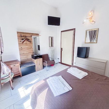 פראטו Villa Giove Rooms מראה חיצוני תמונה