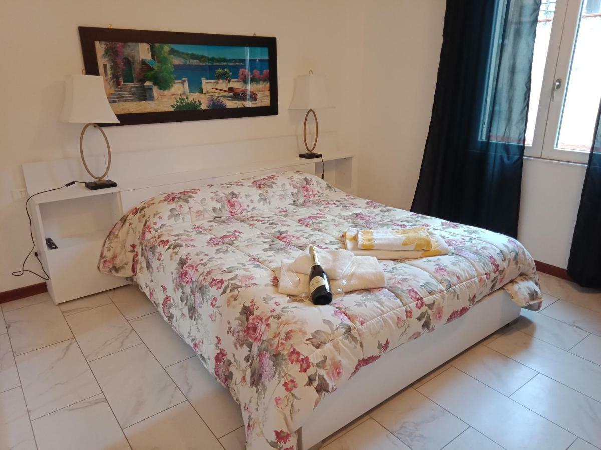 פראטו Villa Giove Rooms מראה חיצוני תמונה